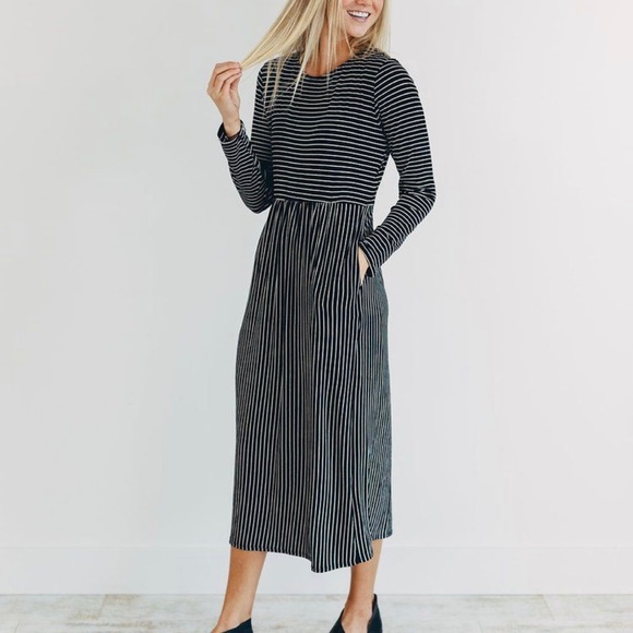 Roolee Dresses & Skirts - NWT Roolee Mom Nurse Friendly Maxi Dress M